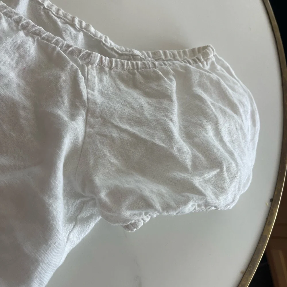 White Ruffled Fabric - Picture 5 of 7